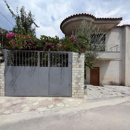 Mona'S Guesthouse Saranda Zewnętrze zdjęcie
