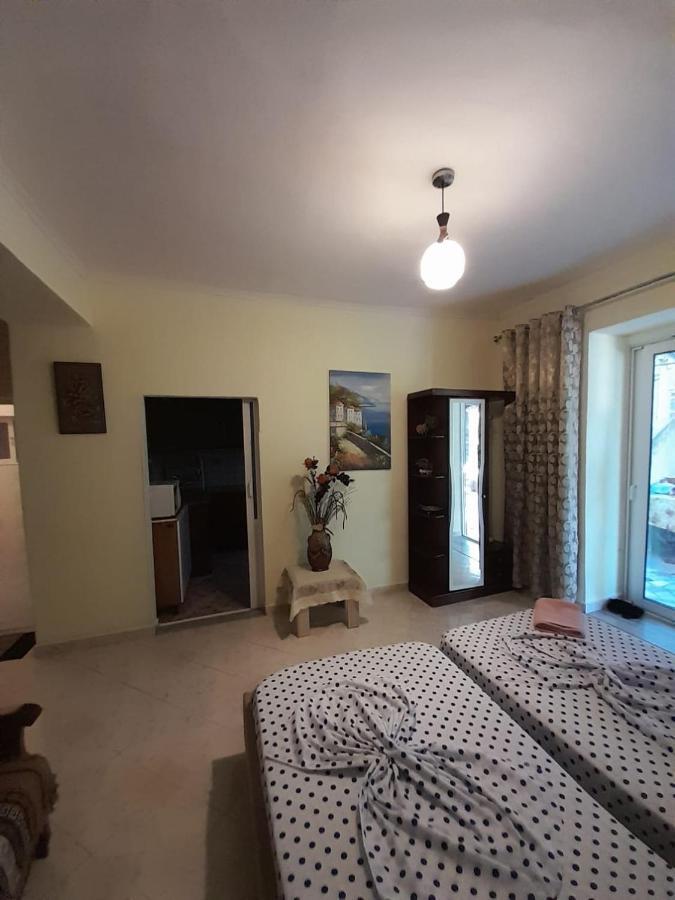 Mona'S Guesthouse Saranda Zewnętrze zdjęcie